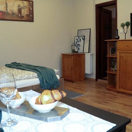 Palma Apartmanok Szallashely Szazhalombatta 6A Экстерьер фото