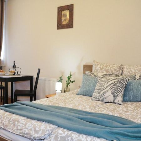 Palma Apartmanok Szallashely Szazhalombatta 6A Экстерьер фото