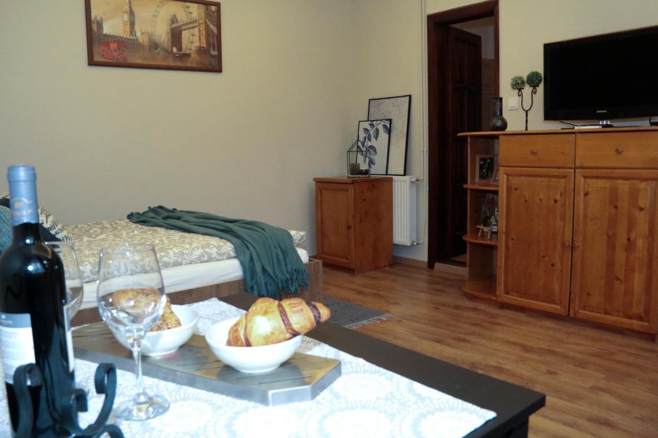 Palma Apartmanok Szallashely Szazhalombatta 6A Экстерьер фото