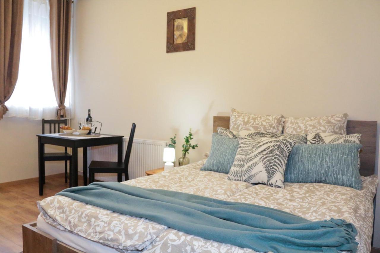 Palma Apartmanok Szallashely Szazhalombatta 6A Экстерьер фото