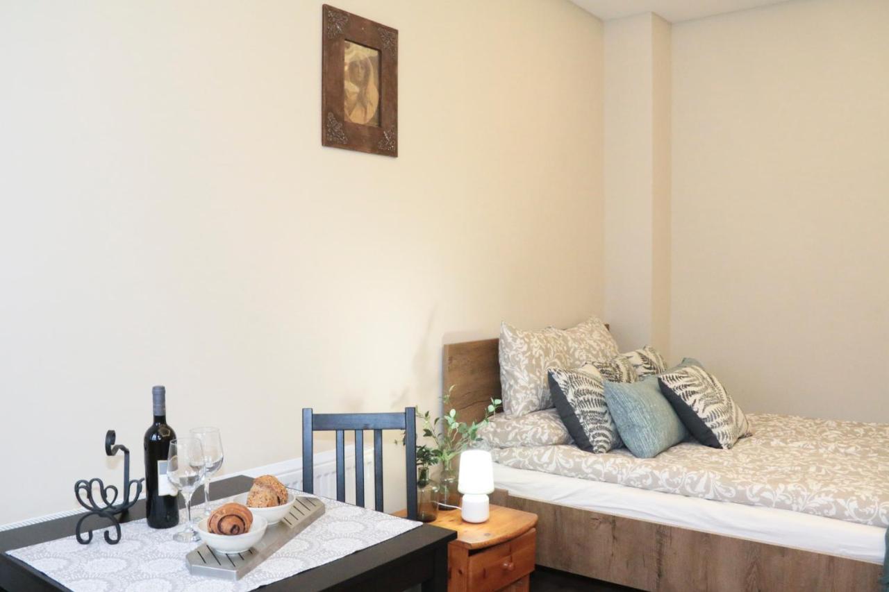 Palma Apartmanok Szallashely Szazhalombatta 6A Экстерьер фото